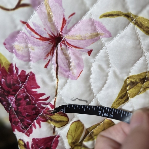 Lands End White & Floral Light Quilted Insulated Jacket - Picture 4 of 16